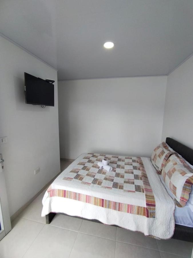 Hotel Bella Pampa Фусагасуга Экстерьер фото